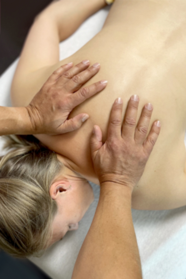 Contact maken met bovenrug